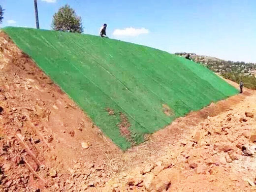 三維植被網(wǎng)護(hù)坡施工現(xiàn)場